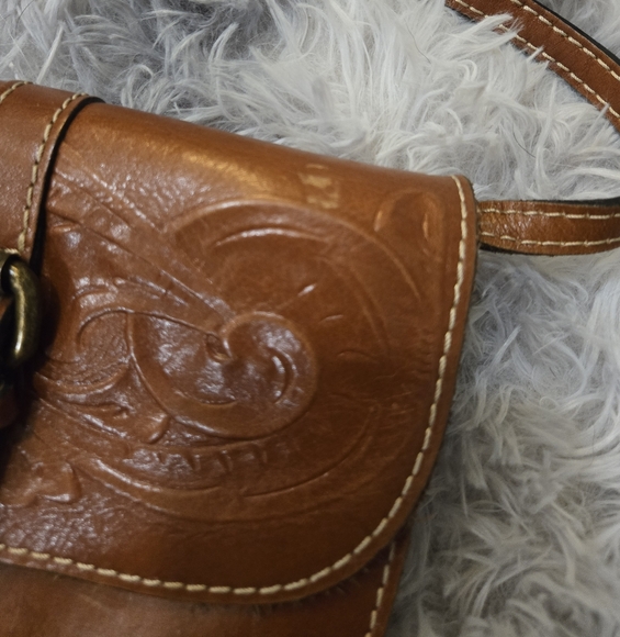 Patricia Nash• Torri leather brown crossbody bag w/ tooled floral pattern. - Picture 5 of 16